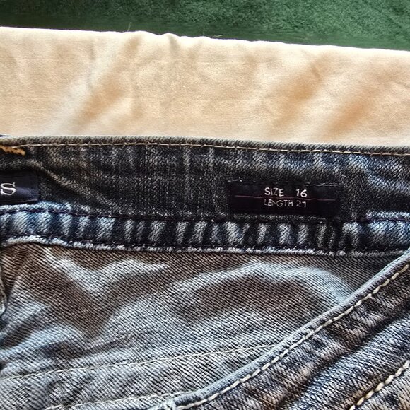 Vigoss  The New York Capri Jeans Size  16 stretch  Length  Inseam 27" - Picture 2 of 7